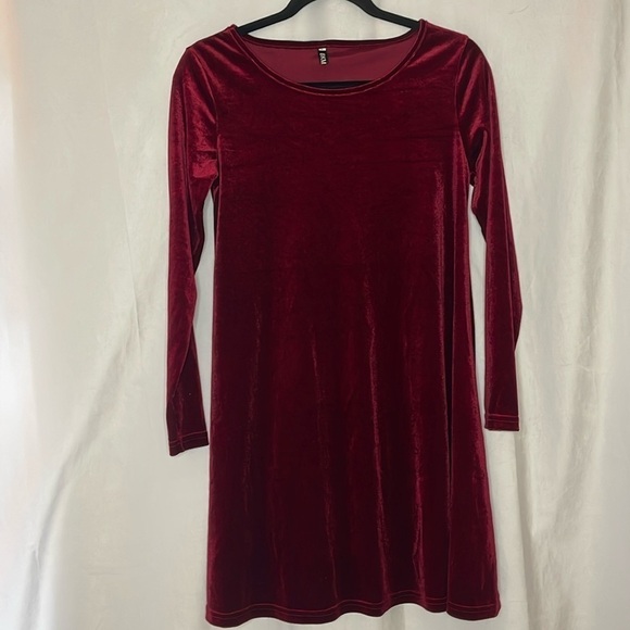 BKM LONG SLEEVE RED VELVET DRESS (S) - Picture 1 of 6